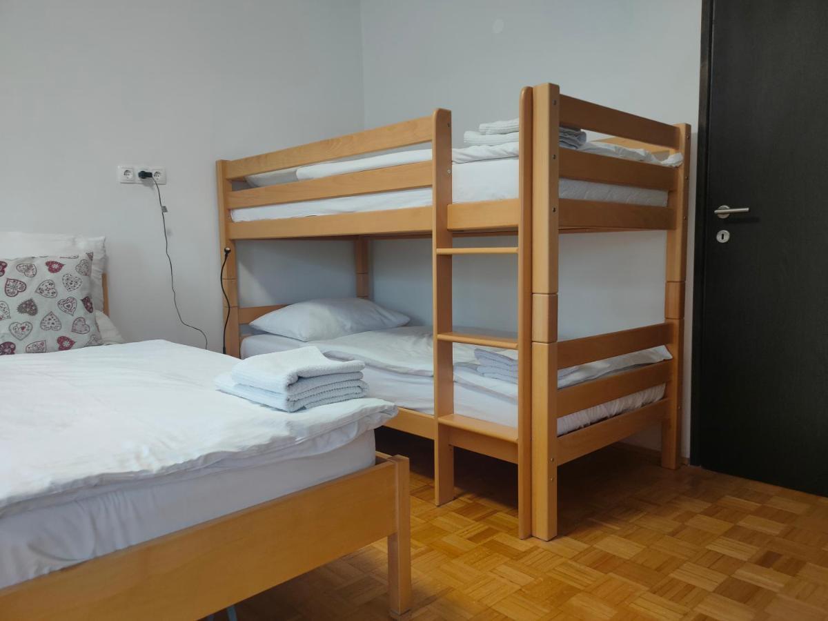 Rooms And Apartment Na Poljani Skofja Loka Exterior photo